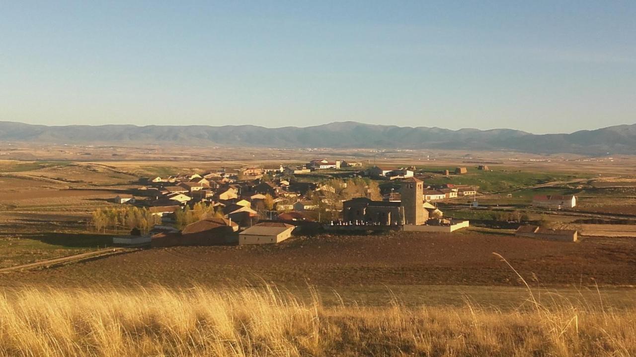 منزل الضيف Santa Maria la Real de Nieva  في Camino Del Prado المظهر الخارجي الصورة